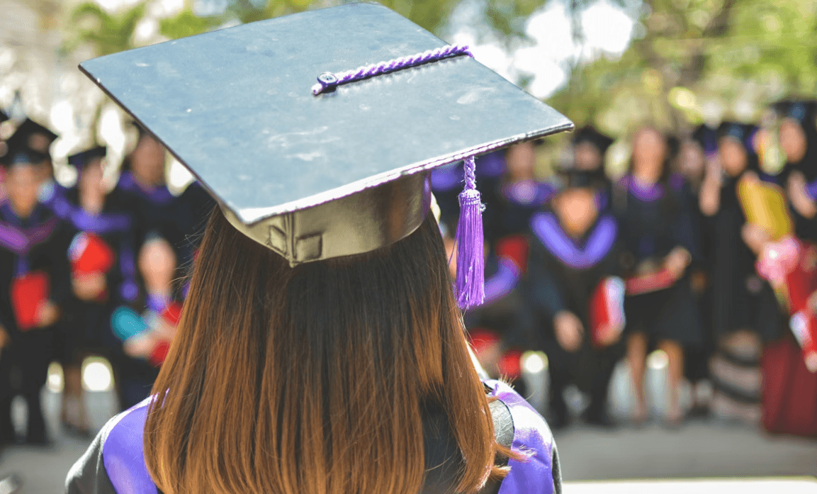 قطاع التعليم في البورصة المصرية.. نمو جاوز 95% ووقود لا ينضب مع تزايد الطلب