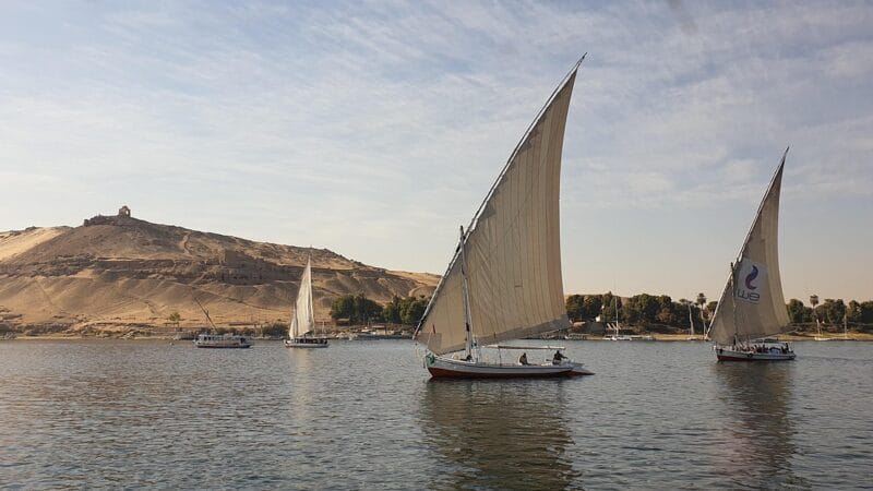 الاحتياطي الأجنبي لمصر يبلغ 52.7 مليار دولار في فبراير.. درع في وجه الصدمات