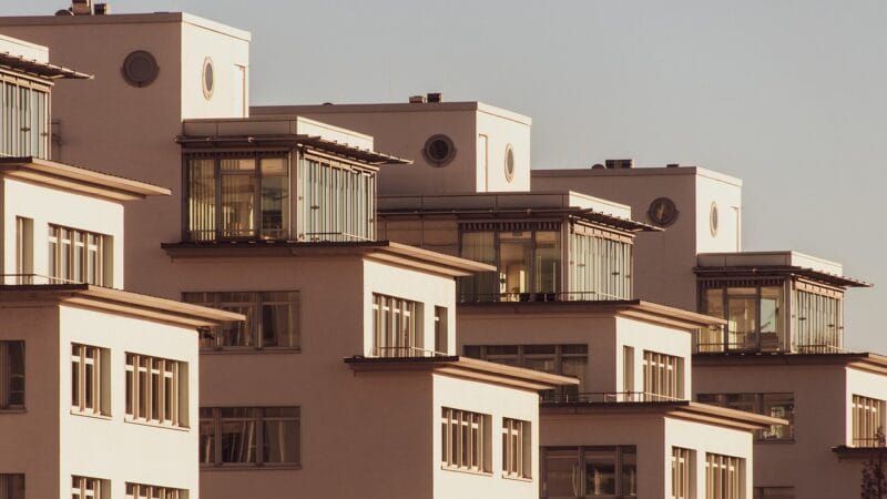 العقارات في البورصة المصرية: بين ضغط التضخم وفرص الاستثمار في 2026