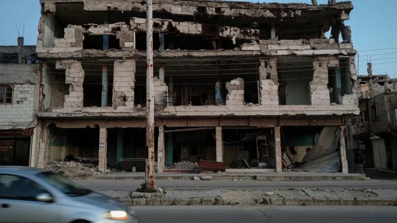 النفط يقفز لأعلى مستوى منذ يناير.. كيف تُهدد الحرب على إيران أسواق الطاقة العالمية؟