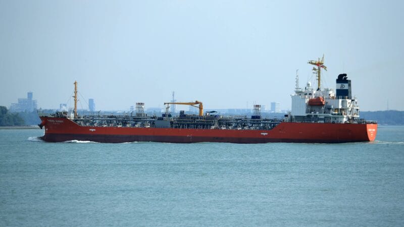 السعودية تحوّل النفط للبحر الأحمر.. وخط سوميد المصري أمام فرصة تاريخية