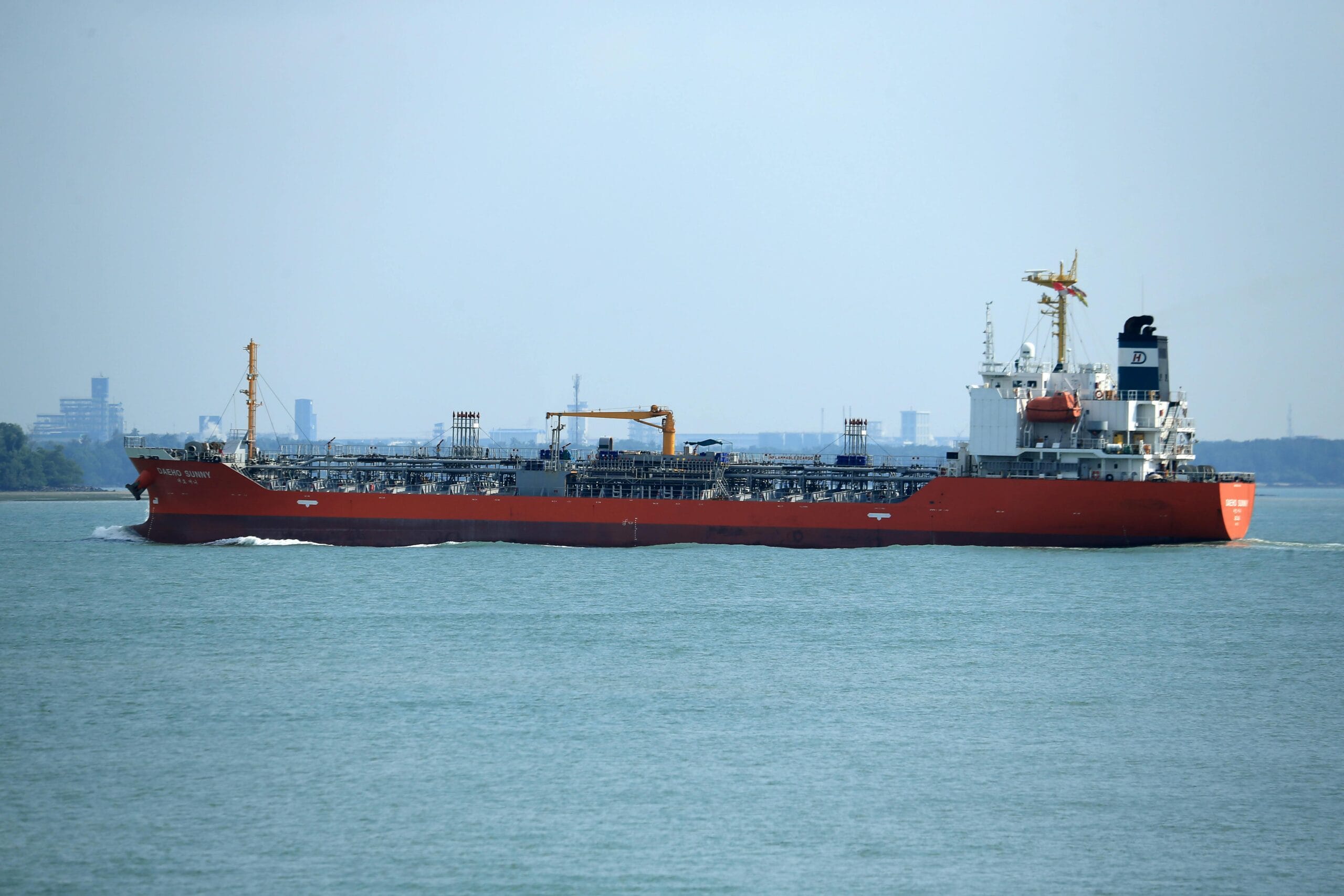 السعودية تحوّل النفط للبحر الأحمر.. وخط سوميد المصري أمام فرصة تاريخية