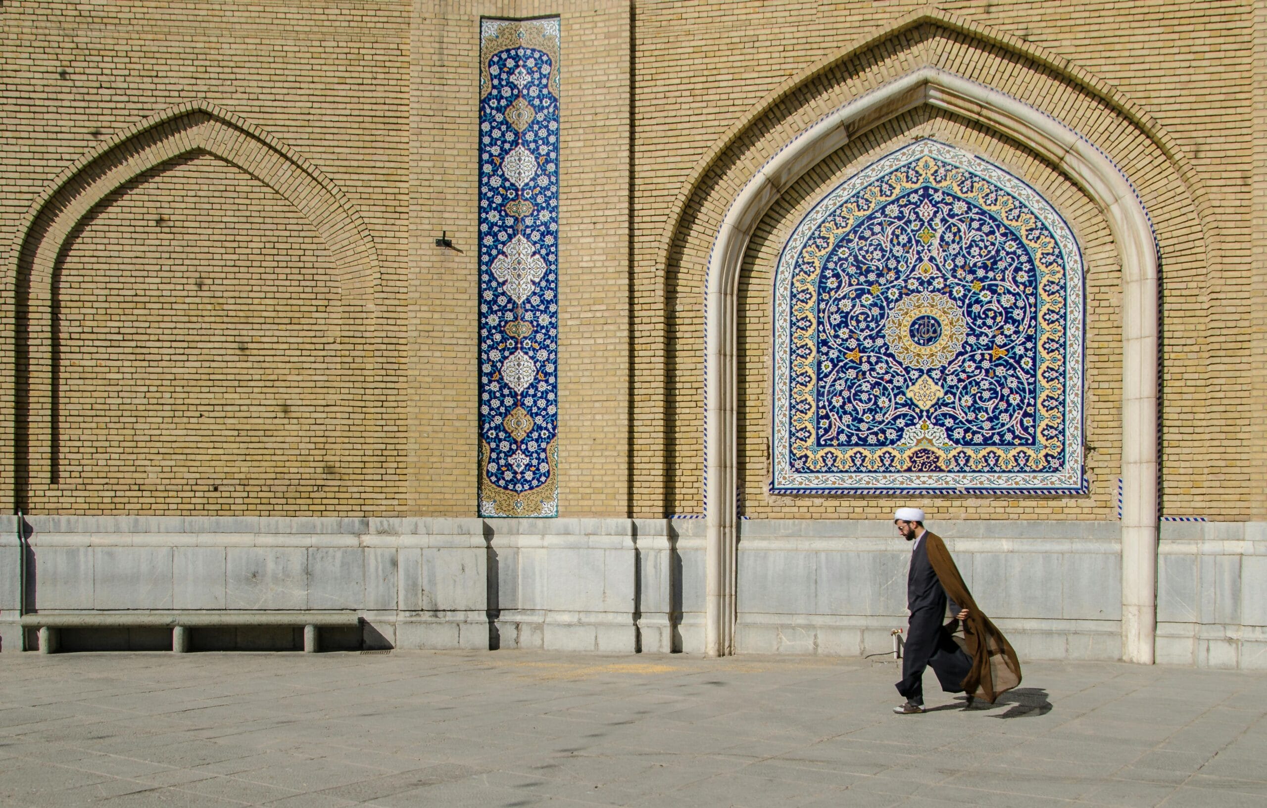 الحرس الثوري يُعلن قائمة سفنه المستهدفة.. وشركات الشحن تعلّق رحلاتها