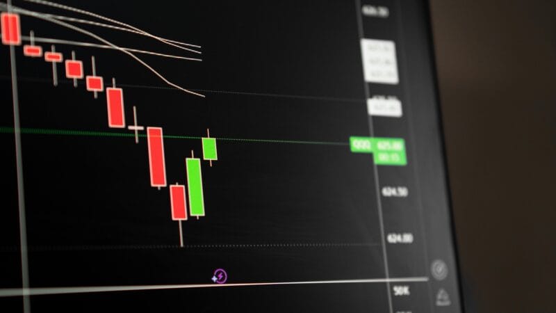 تقييم: هل أسهم المصريون في حماية بورصتهم من الانهيار؟