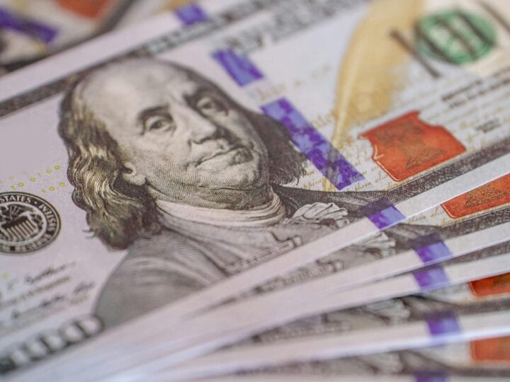 الأجانب يشترون 12.2 مليار جنيه أذون خزانة مصرية في أسبوع.. ماذا يعني عودة الأموال الساخنة؟