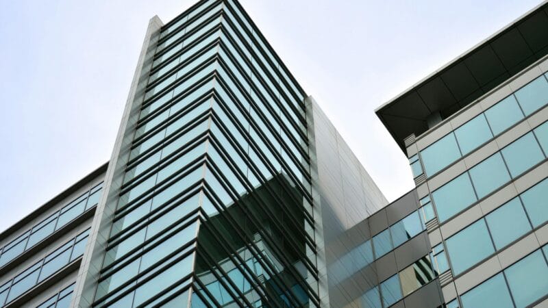 إي إف جي تعمل على طرحين حكوميين في البورصة بـ8 مليارات دولار صفقات.. ما التفاصيل؟