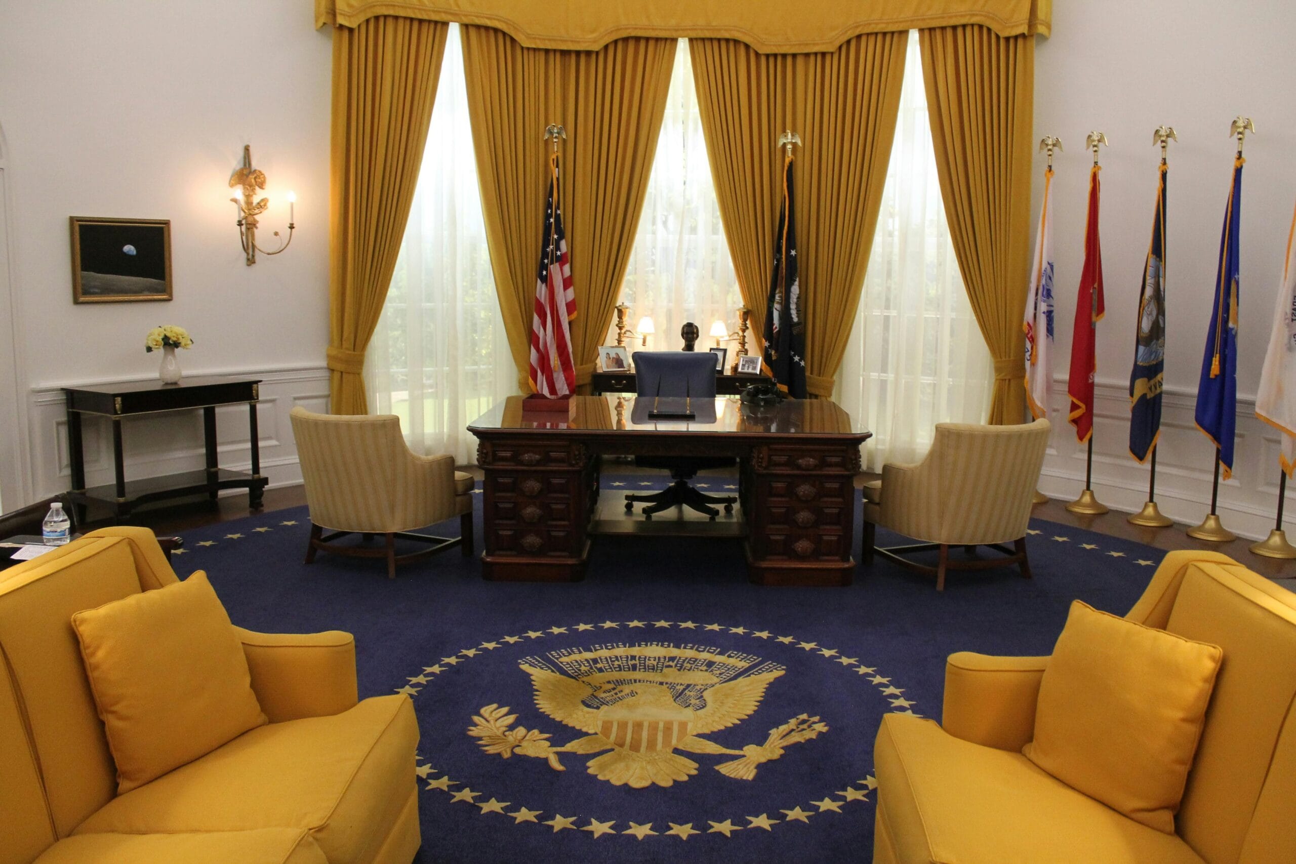 هدنة إيران وأمريكا أسبوعان.. النفط ينهار 13% والأسواق تحتفل بحذر