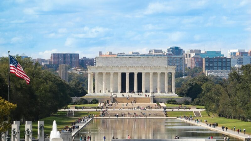 واشنطن تتسلّم ردّ إيران على وقف الحرب.. والأسواق تترقّب في حذر